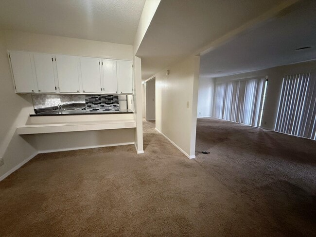 Photo - 6571 Poplar Ave