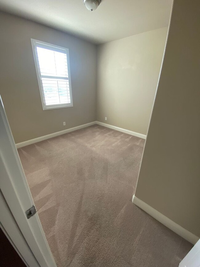 Photo - Beautiful 2 story Home in gated community ...