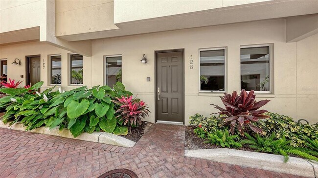 235 Cocoanut Ave