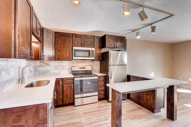 Building Photo - 3 Bed Condo In Dillon! Unit 312