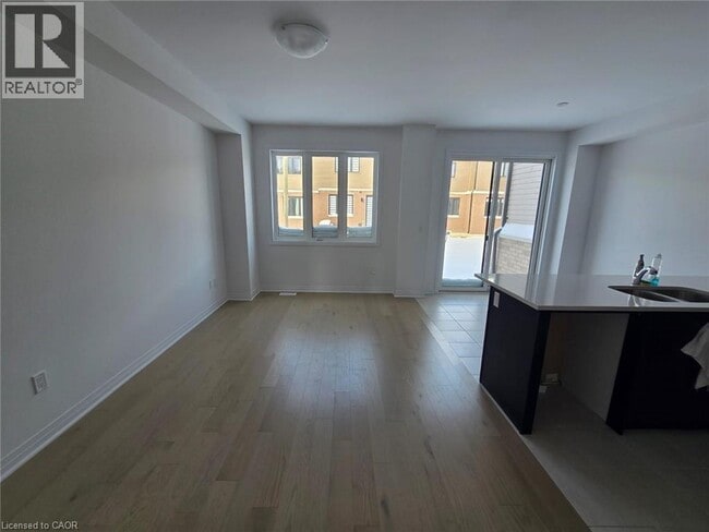 Photo - 99 Manuel St