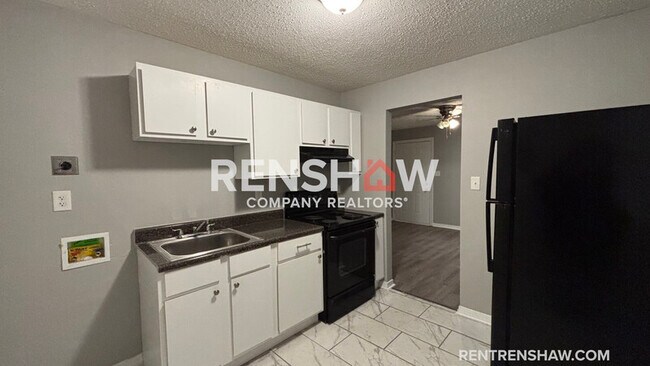 Photo - 893 Pearce St