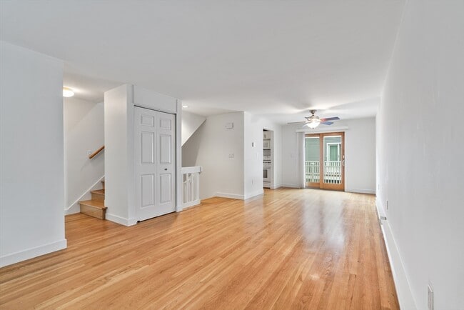 Photo - 135 Bolton St