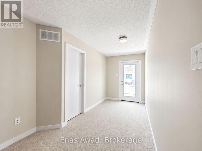 Photo - 520 Oldenburg Ave