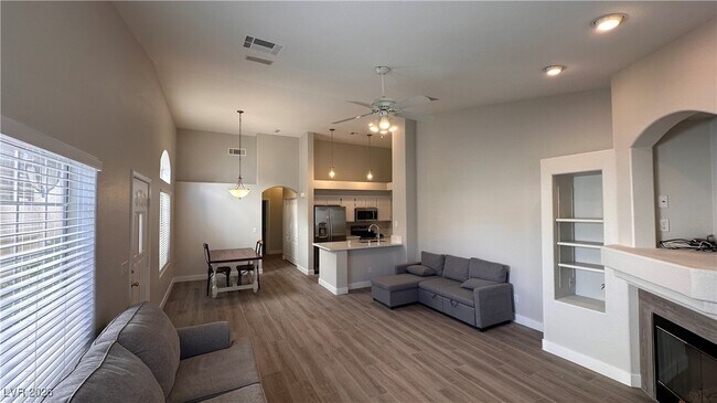 Photo - 5252 Island Chain Rd