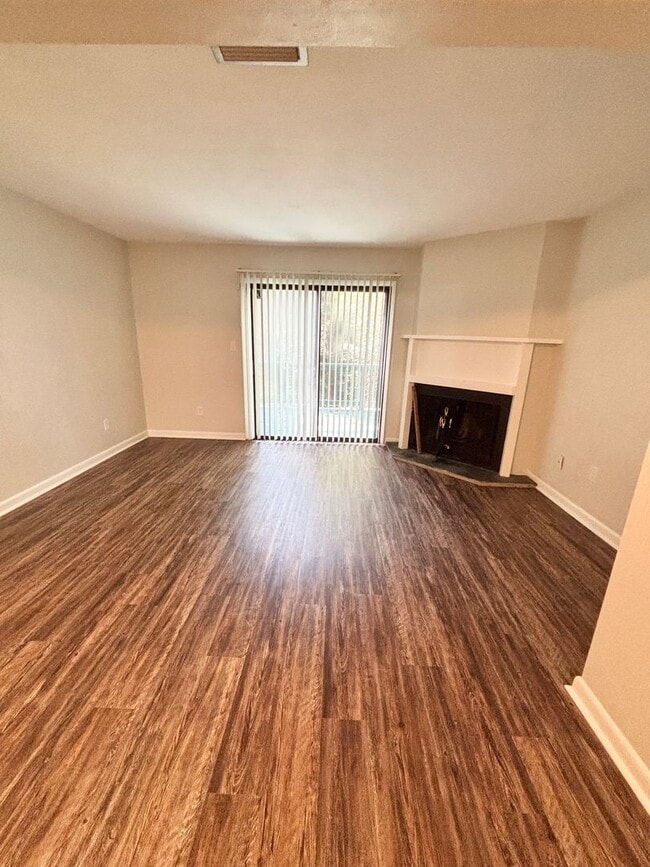 Photo - 121 Locke St