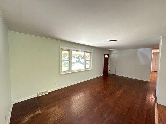 Photo - T.R. Lawing Realty Property