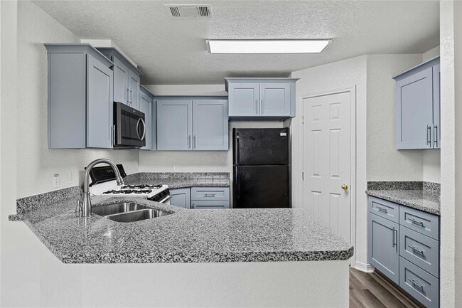 Photo - 502 Rockmoor Dr