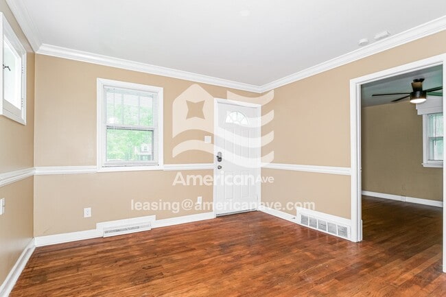 21 S Schlueter Ave