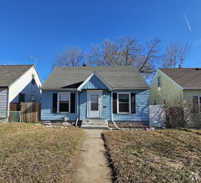 Building Photo - 4905 5th St NE Rental