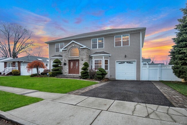 Photo - 134-110 10th St