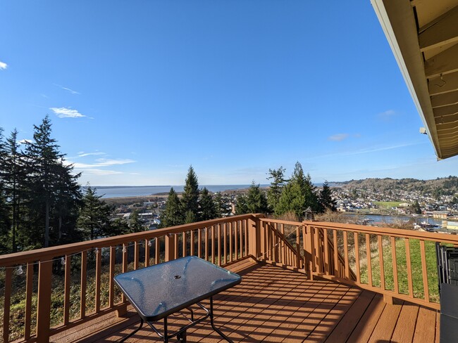 Photo - 205 Beacon Hill Dr House