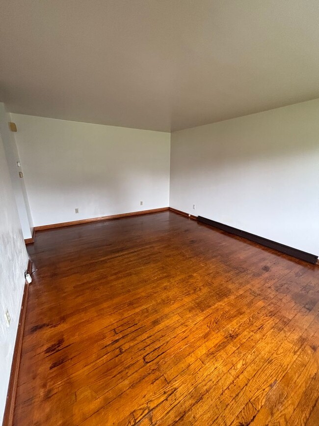 1109 Lake St