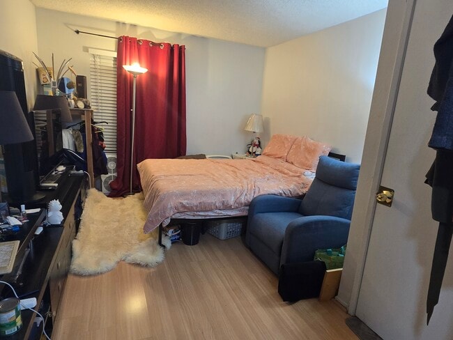 Building Photo - 5488 Dobbs St Unit 2321 Highbury