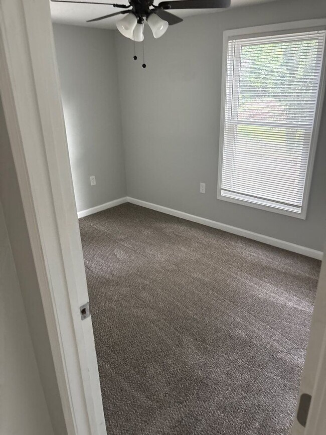 1805-1807 Brookside Ave Independence, MO 64052