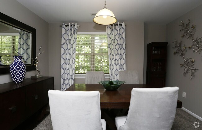 2HAB, 2BA - 1,300 ft²