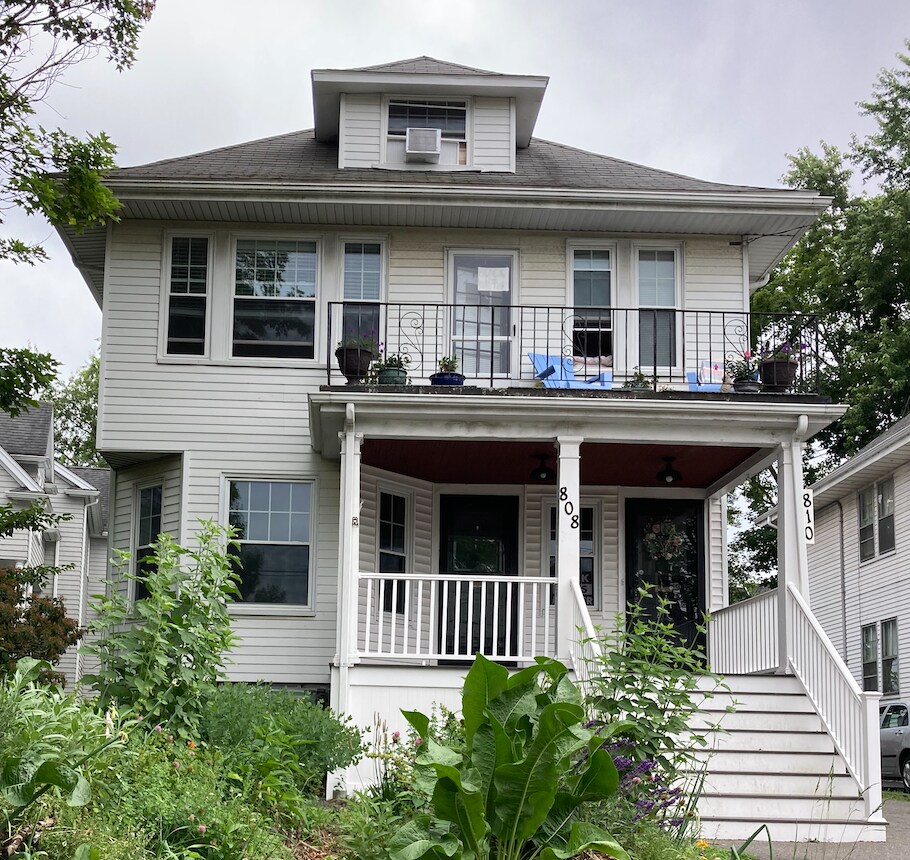 Photo - 810 Belmont St Apartment Unit 810 Belmont St