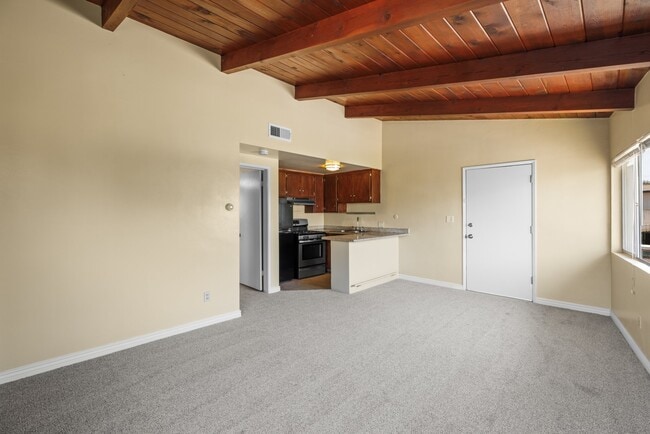 Photo - 2340 Ocean St Unidad B