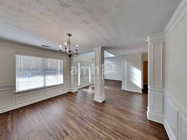 Photo - 247 River Pass Ct NE