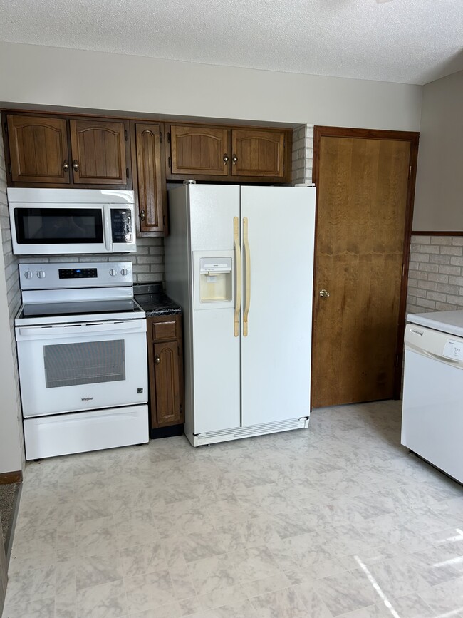 Photo - 2305 Maple Blvd
