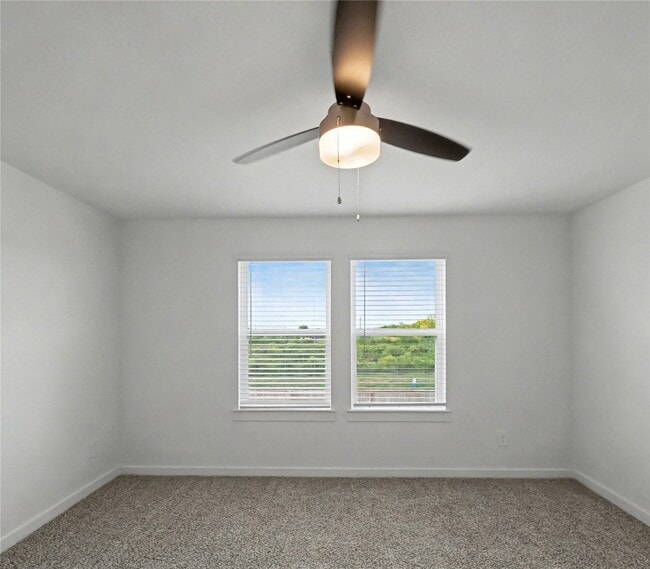 Photo - 2833 Lisburn Ter Ln