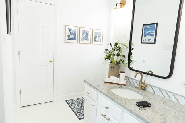 Photo - 212 Ambler St