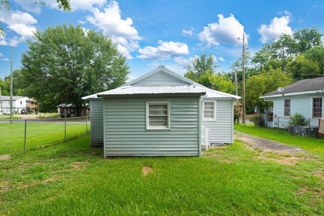 Photo - Renovated 2BR home- Move in Ready!