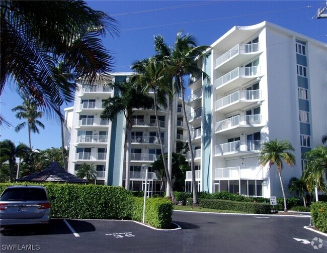 Building Photo - 1300 Gulf Shore Blvd N Unit 500 Rental