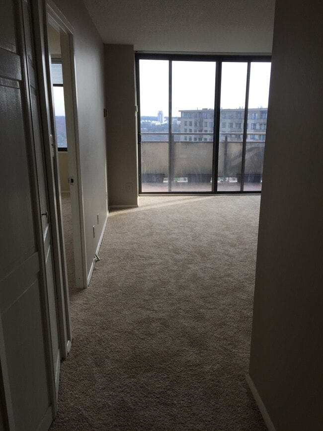 Photo - 5225 Pooks Hill Rd Unit 1815N