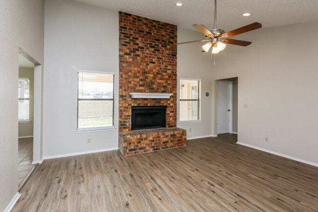 Photo - 8137 Camelot Rd