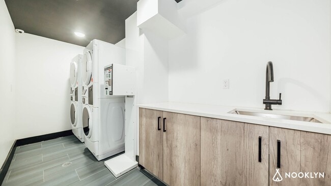 282 E 32nd St Unit 3d