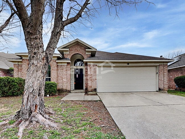 Photo - 933 Paddington Dr E