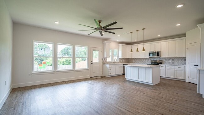 Photo - 2036 Salina Cir