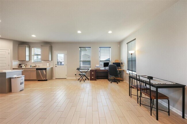 Photo - 108 Drifter Ln