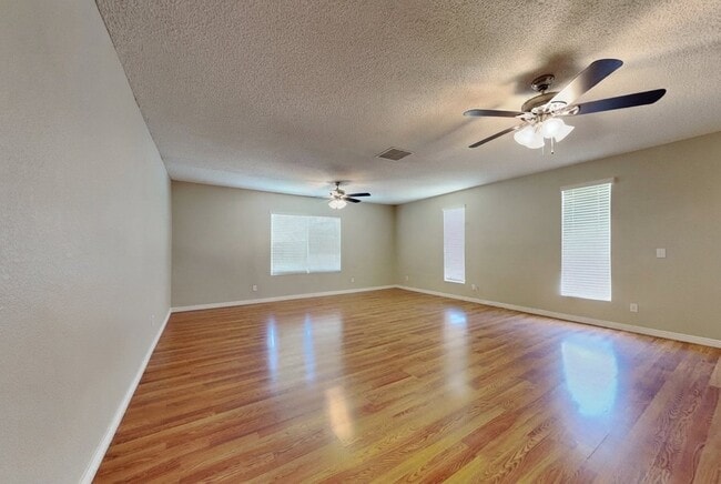 Photo - 4900 W Michigan Ave