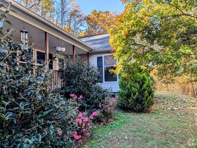 Building Photo - 25 Silver Maple Ln Rental