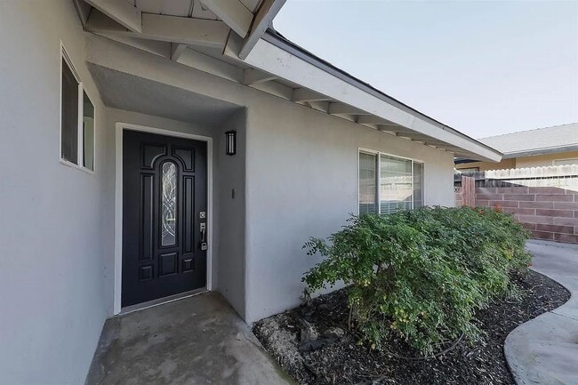 Photo - 3212 Covina St