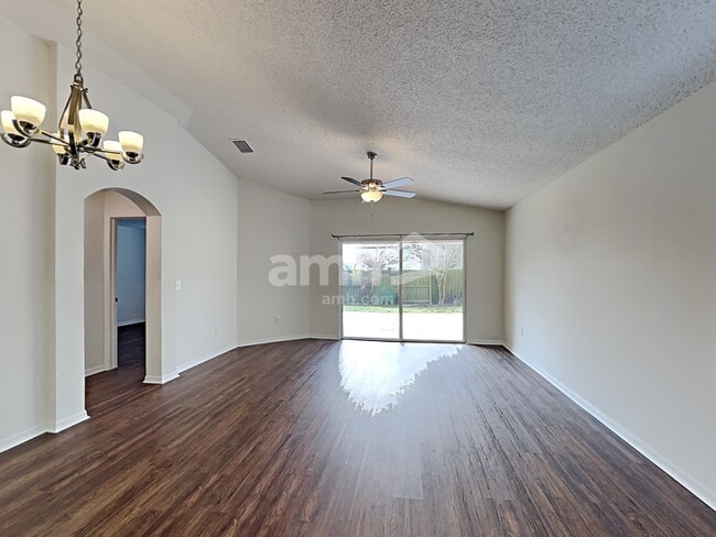 Photo - 4417 Country Hills Blvd