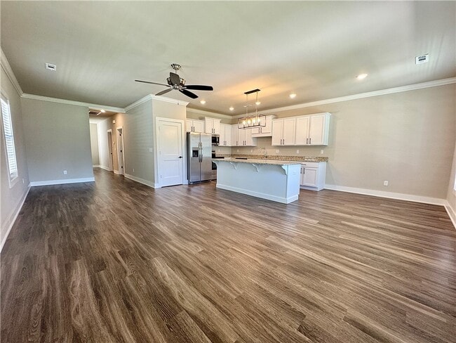 Photo - 811 NE Hts Ln