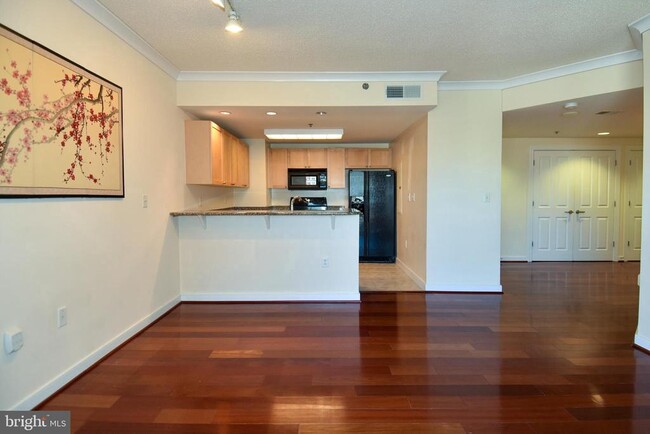 Photo - 777 7th St NW Apartamento Unidad 834