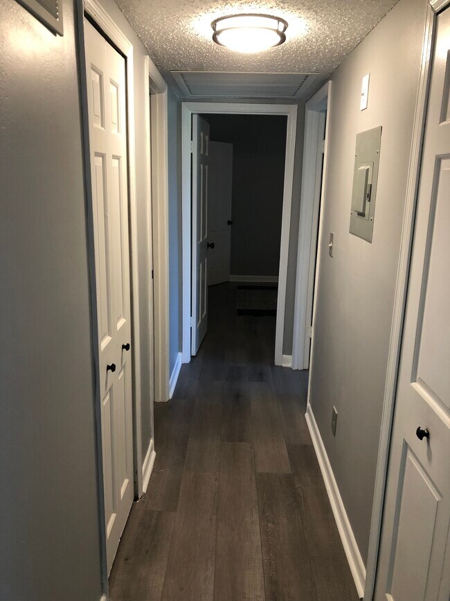 911 Camelot Dr Condo For Rent in Atlanta, GA