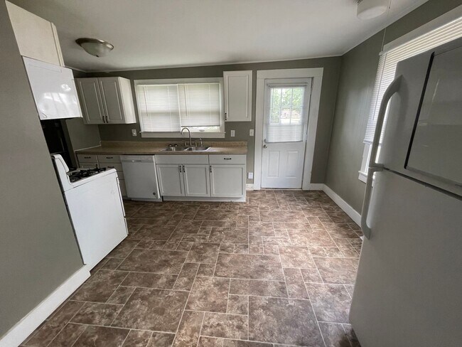 Photo - 2 Bedroom, 1.5 Bathroom Duplex