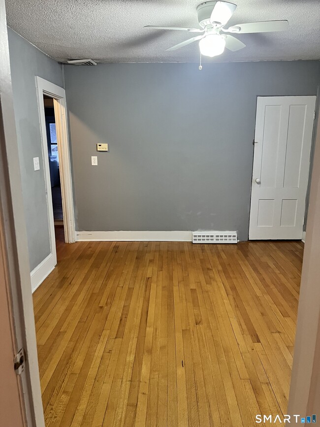 Photo - 35 Woodruff St