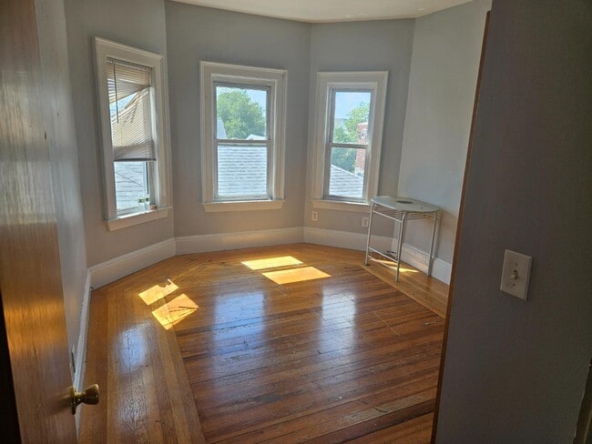 Building Photo - 17-19 Wareham Street - Apt 3