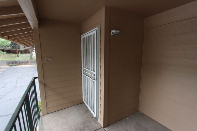 3200 S Litzler Dr