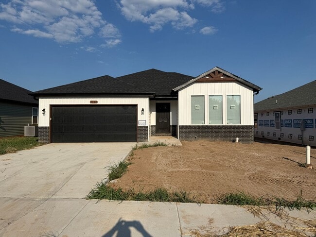 Building Photo - 3462 N Ohara Ave