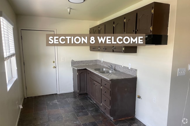 Building Photo - 5243 Huntington Dr Rental