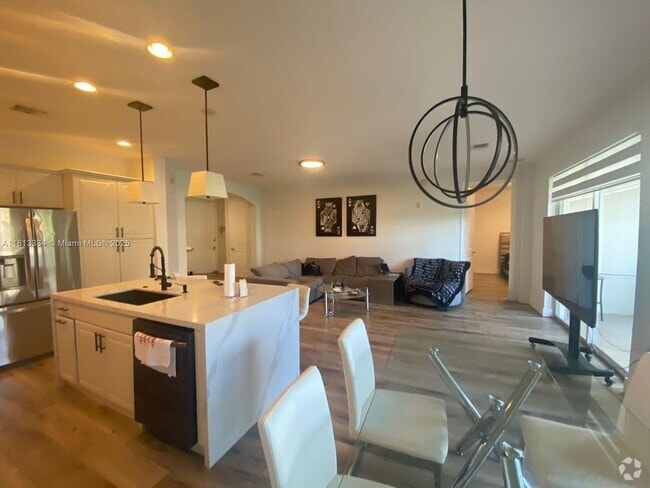 Building Photo - 2955 NW 126th Ave Unit 311-5 Rental