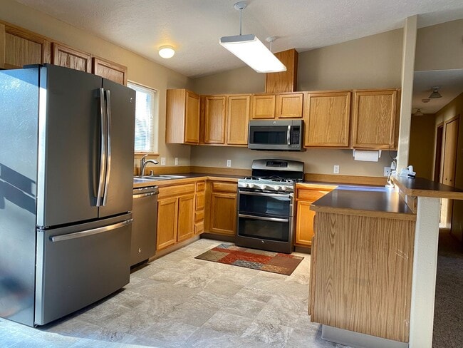 Photo - 215 Knight Dr