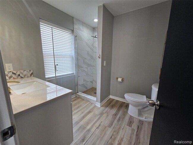 Photo - 1277 E Lincoln St